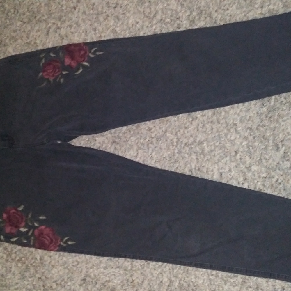 Aeropostale Jeans with embroidery.